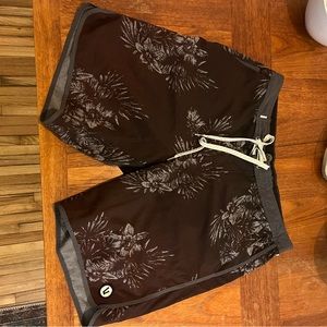 Vuori boardshorts